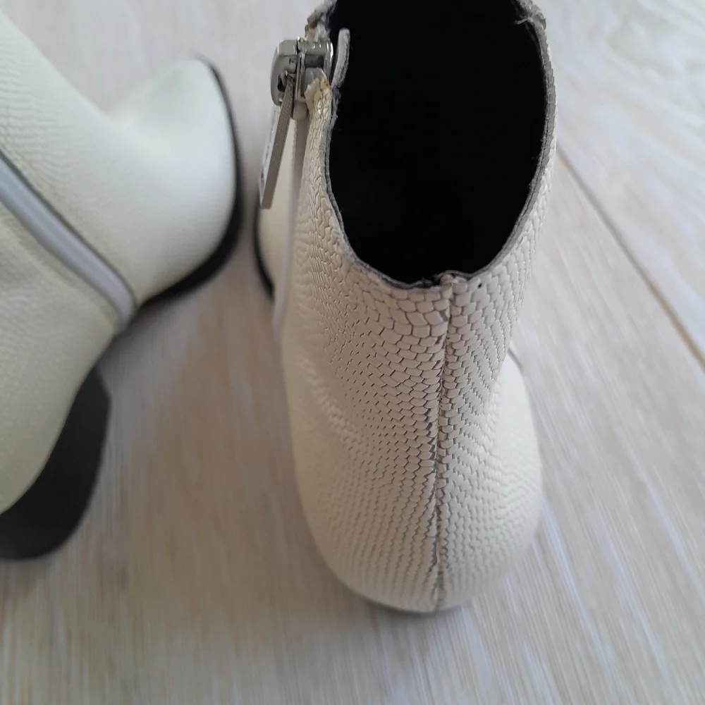 Calvin Klein Jeans Narice Ivory Pointed Toe Ankle Boots Block Heel Size 6